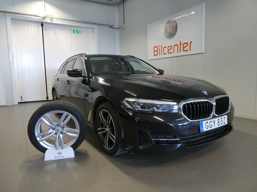 BMW 530e xDrive Touring Kamera-Värmare-Drag-Navi-Skinn-SoV