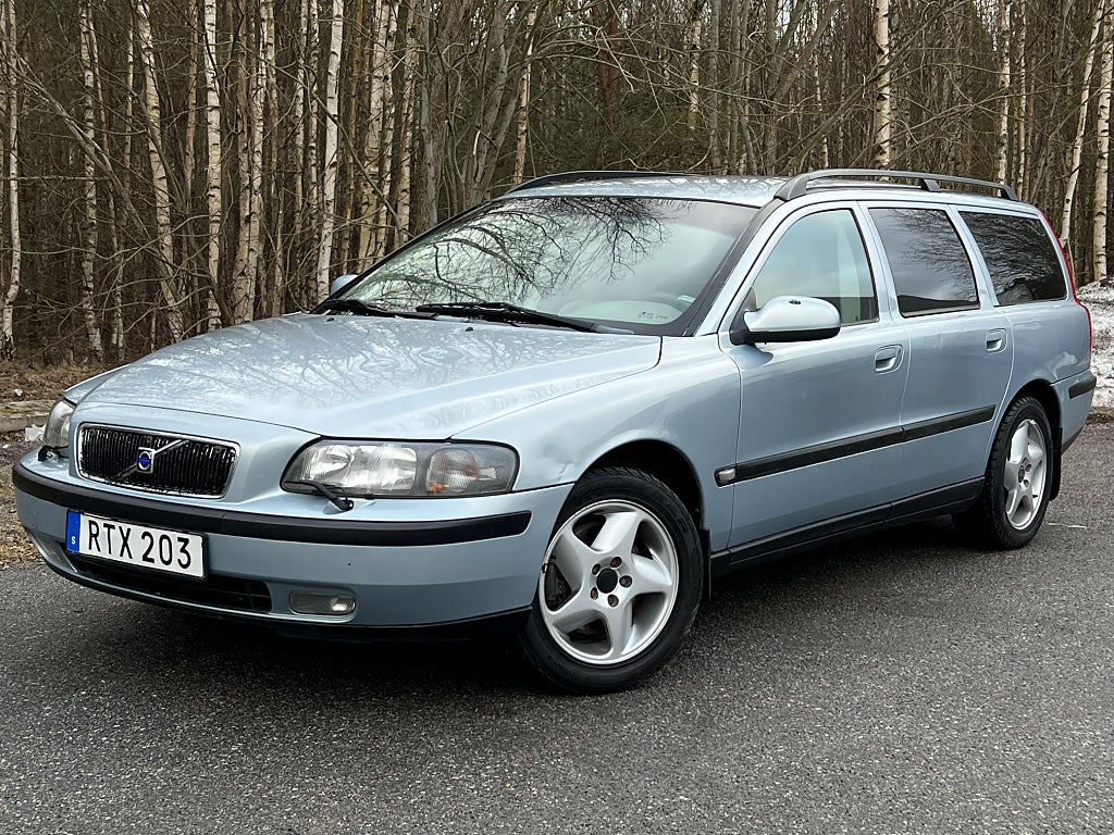 Volvo V70 T5 250HK Nivomat Automat Dragkrok Nybesiktigad