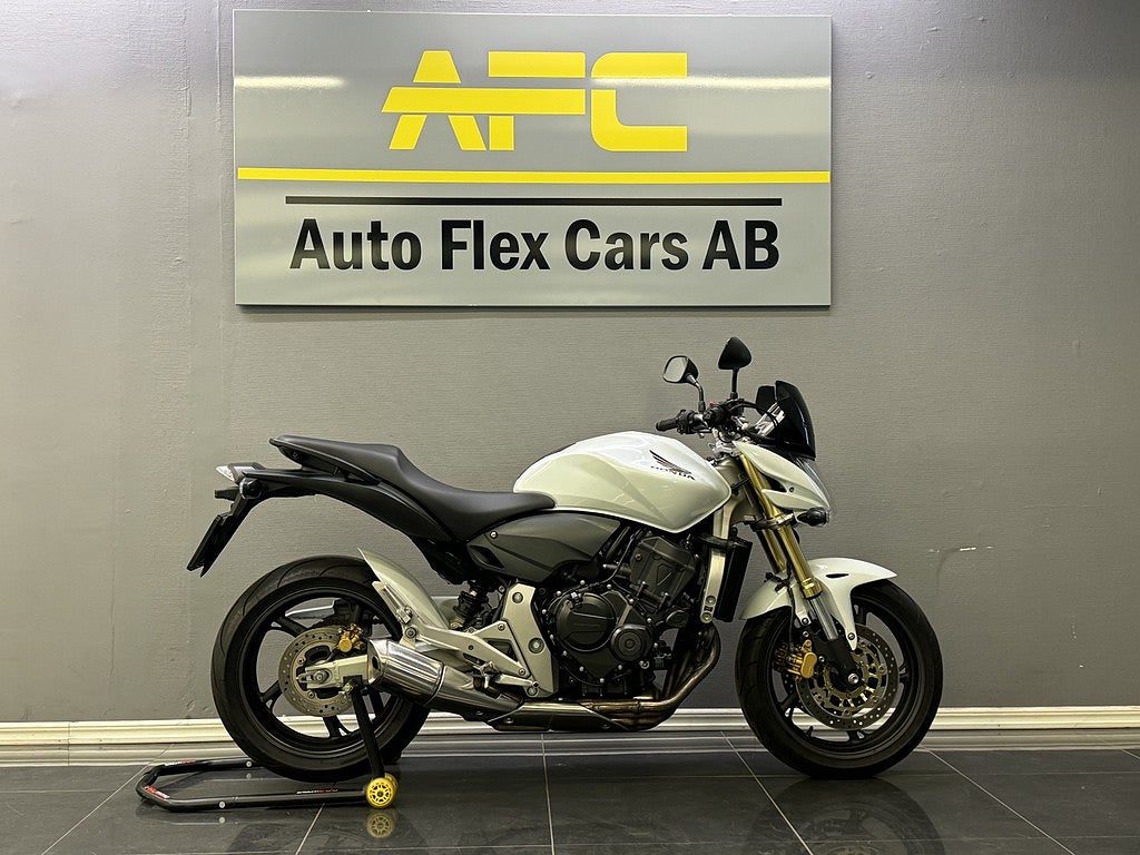 Honda Powersports CB600F Hornet | 2 Brukare | Växelvisare | Kraschpuckar |