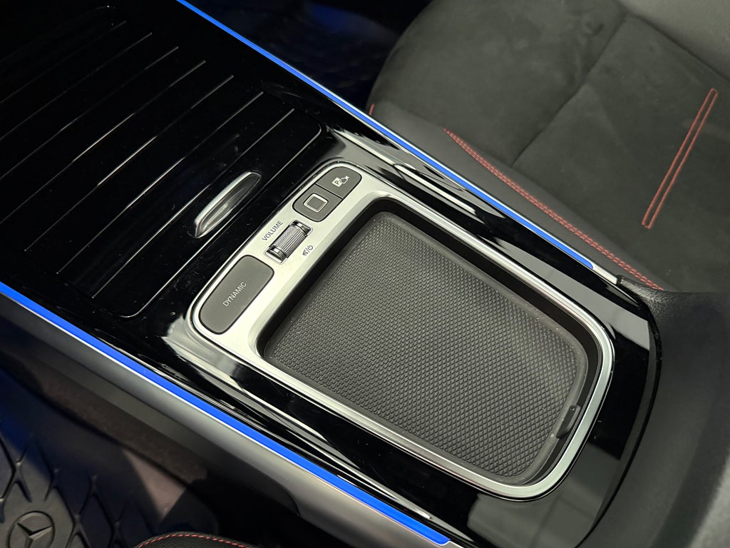 Mercedes-Benz GLB 200 AMG Premium 7 sits Värmare Glastak Drag - bild 31