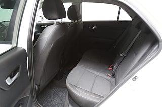 Halvkombi Kia Rio 23 av 24