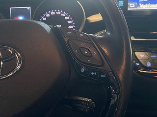 SUV Toyota C-HR 15 av 24