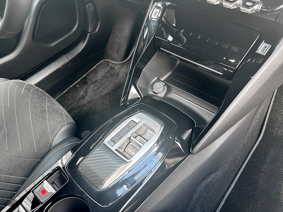 Bild på Peugeot 2008 GT 1.2 PT 130hk Aut B-KAMERA CARPLAY