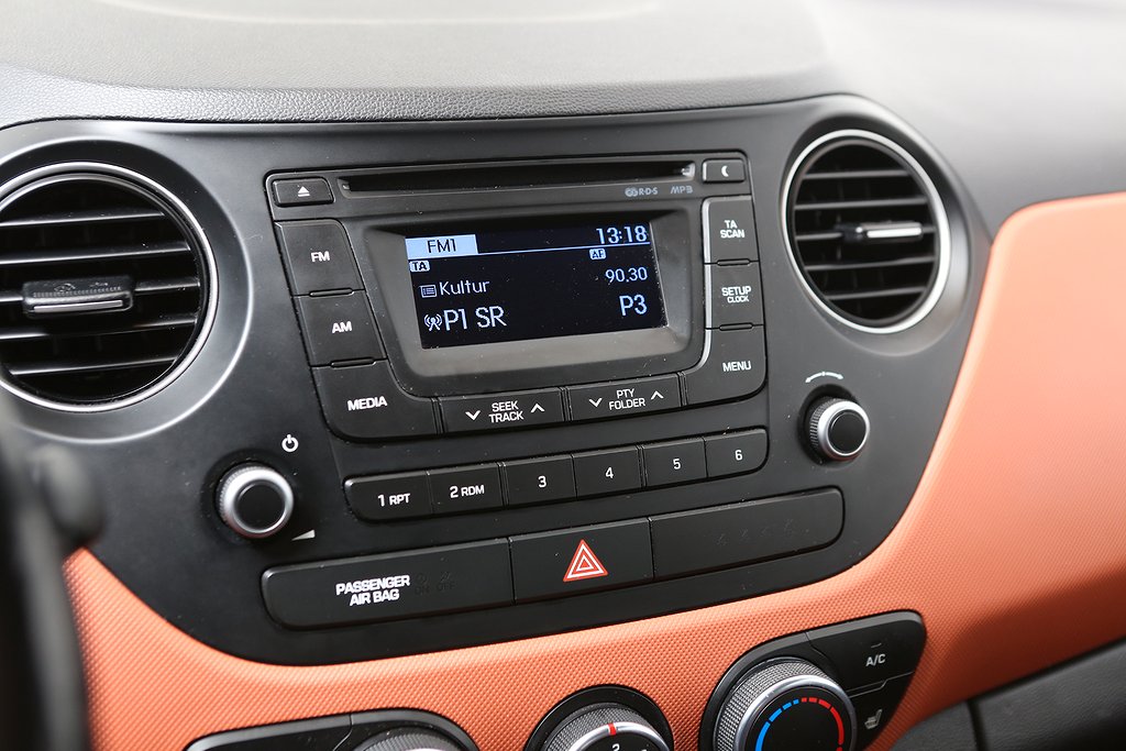 Hyundai i10 1,0 67hk ComfortPlus 1ägare Nyservad + Nybesik 2015