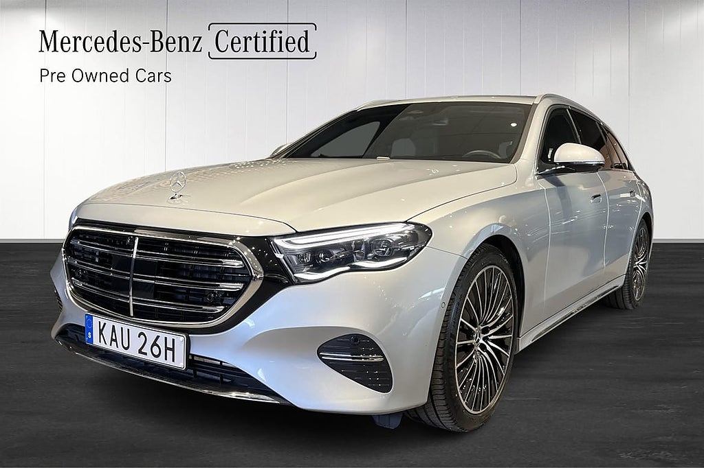 Mercedes-Benz E300 de EXCLUSIVE /SoV/Moms
