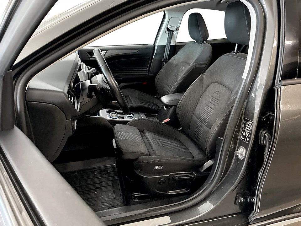 Bild på Ford Focus Active 5dr 1.0 EcoBoost 125hk Aut DRAG RATTVÄRME