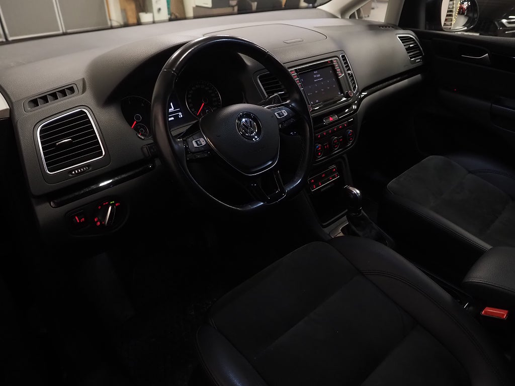 Volkswagen Sharan 7-sits 2.0 TDI 4Motion 177hk GT Premium Drag Kamera D-Vär 2019