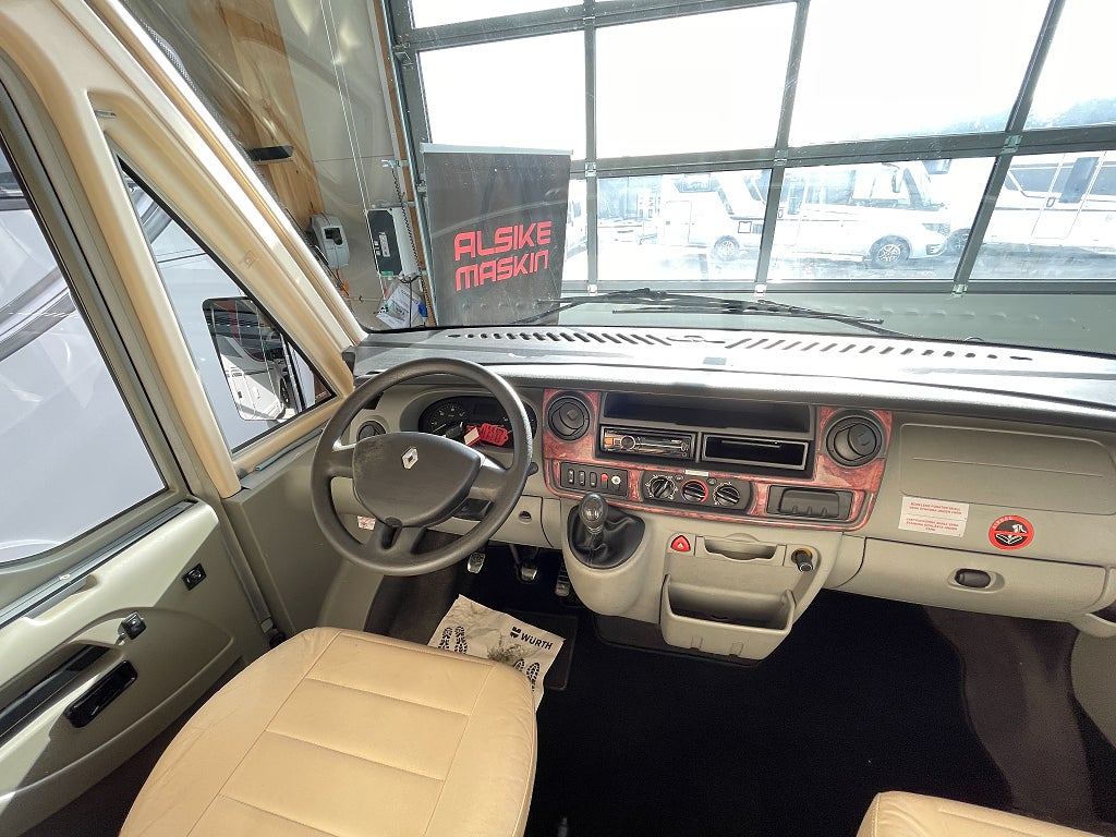 Adria Vision 707 SL /AC bodel/Solcell x2/Ugn/Taksäng/Långbäddar/Fint s - Adria