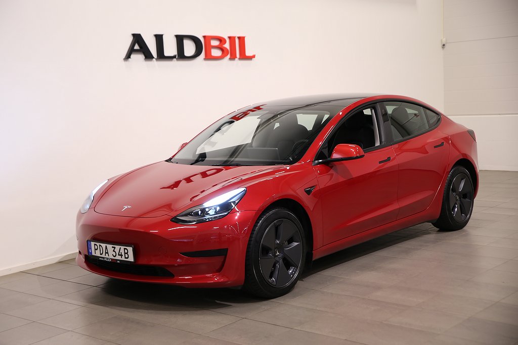 Tesla Model 3 Standard Range Plus 325hk RWD / Läder / Pano / Nav