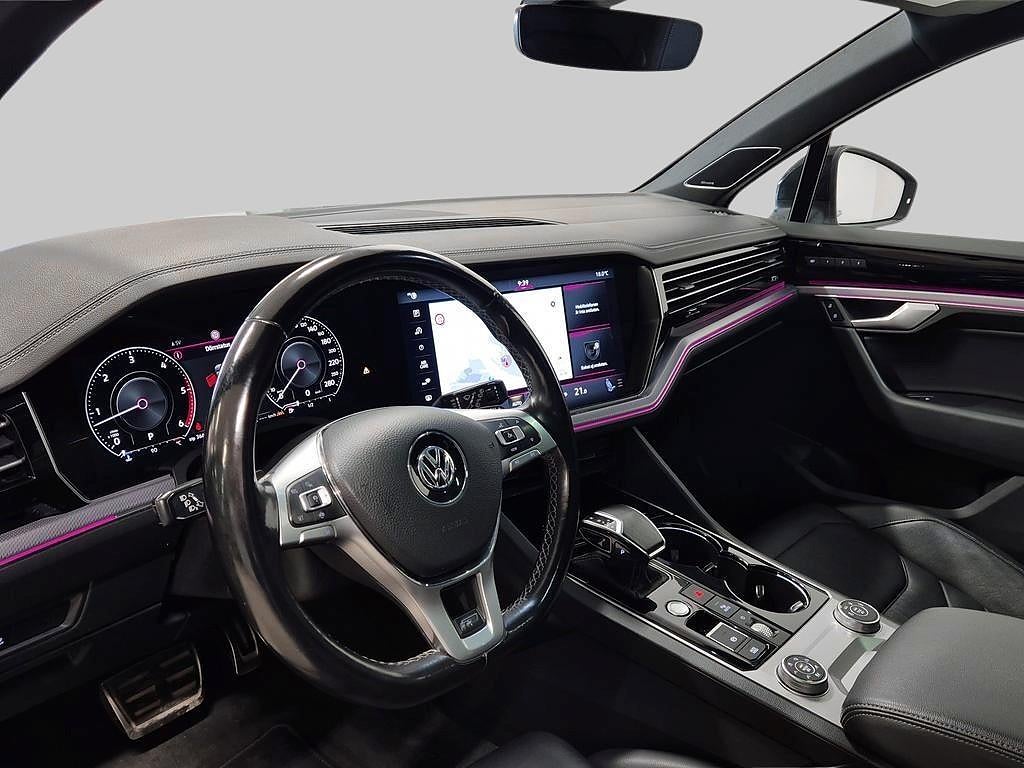 Volkswagen Touareg R-Line 3.0 TDI V6 286 hk 4M SE SPEC / VAT