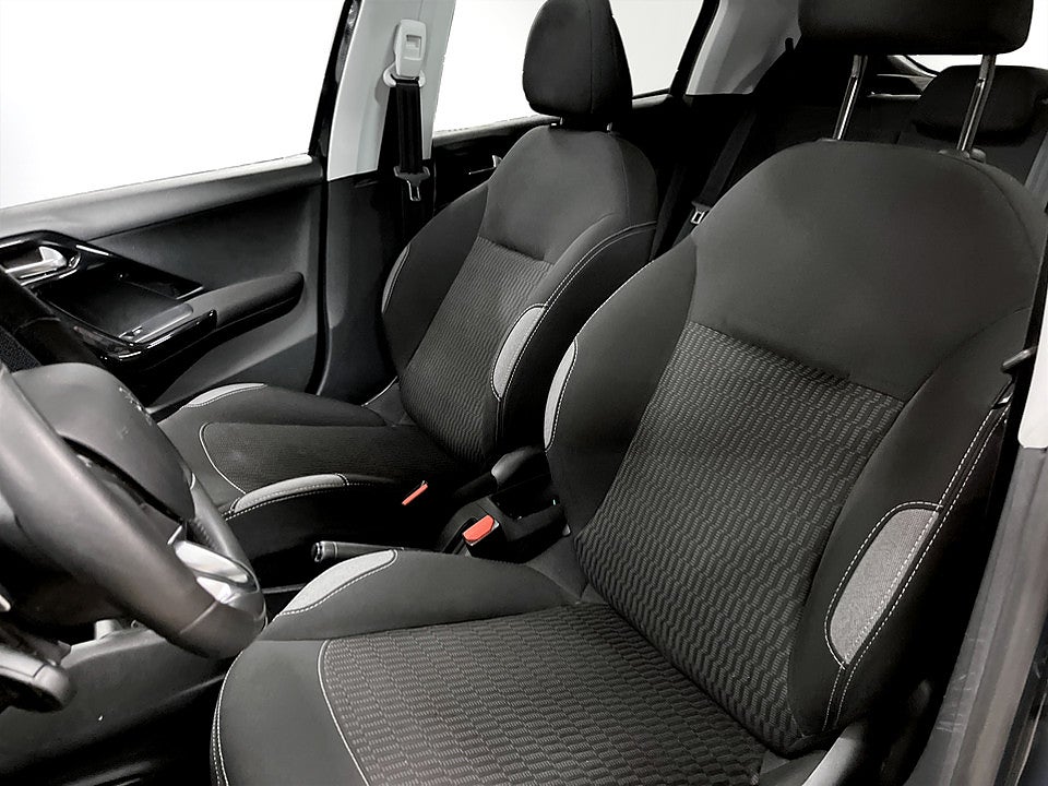 Bild på Peugeot 208 Style 1.2 PT 82hk Aut - PANO, P-SENSORER