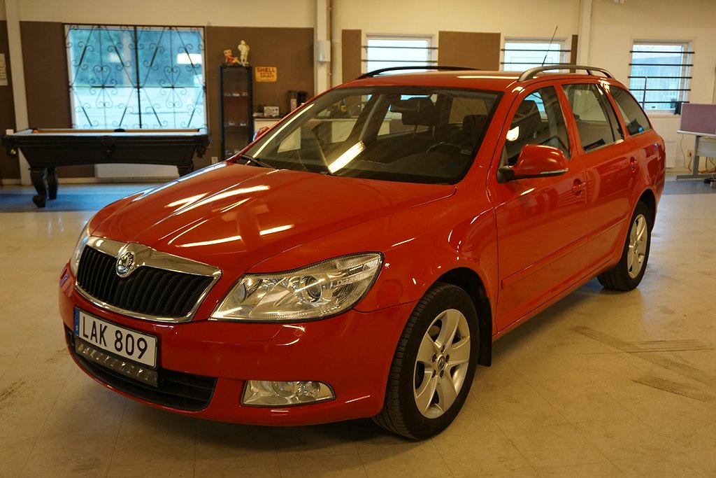 Skoda Octavia Kombi 1.2 TSI Euro5, Nybes utan anmärkning!