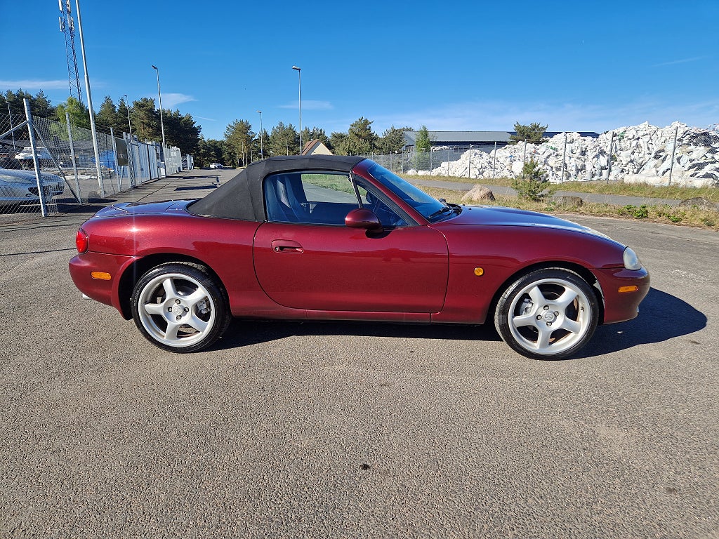 Mazda MX-5 1.8 16v stora motorn på 146 hk 