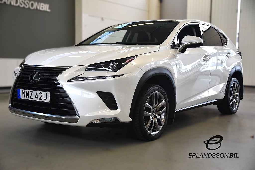 Lexus NX 300h AWD 2.5 AWD E-CVT Executive DRAGKROK PANORAMA