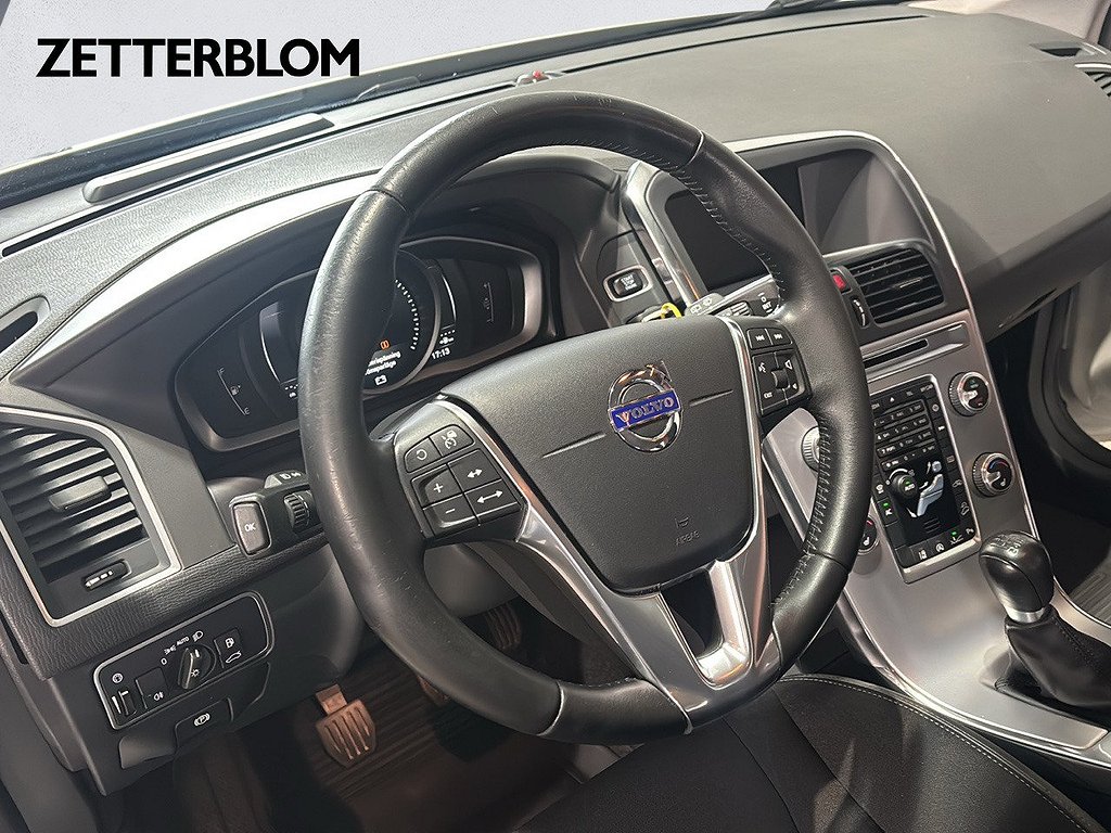 SUV Volvo XC60 8 av 14