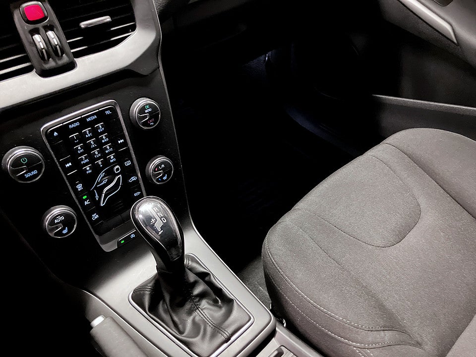 Bild på Volvo V40 Kinetic D2 120hk Aut DRAG VÄRMARE