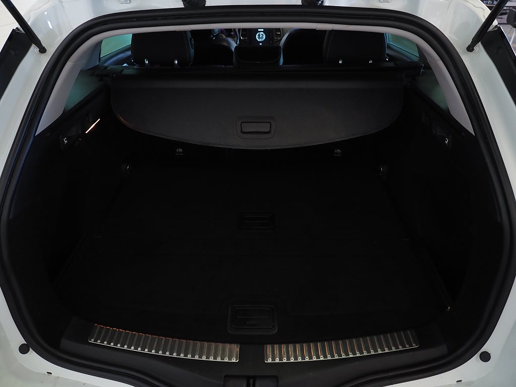 Renault Mégane Sport Tourer 1.2 TCe EDC 132hk | Navi | Kamera | Drag | 2018