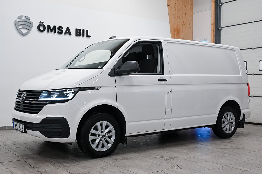 Volkswagen Transporter T30 2.0 TDI Ljuspaket Värmare Drag Kamera Navi 