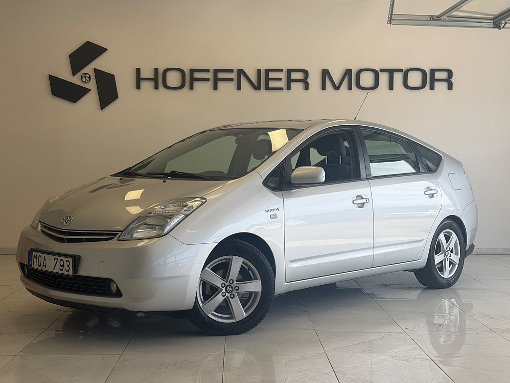 Toyota Prius 1.5 VVT-i + 3CM CVT B-Kamera AuX USB Låg Förbrukning 