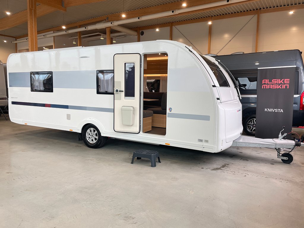Adora 613 HT - Adria Adora 613 HT / ALDE / Solcell / Långbäddar / Ugn