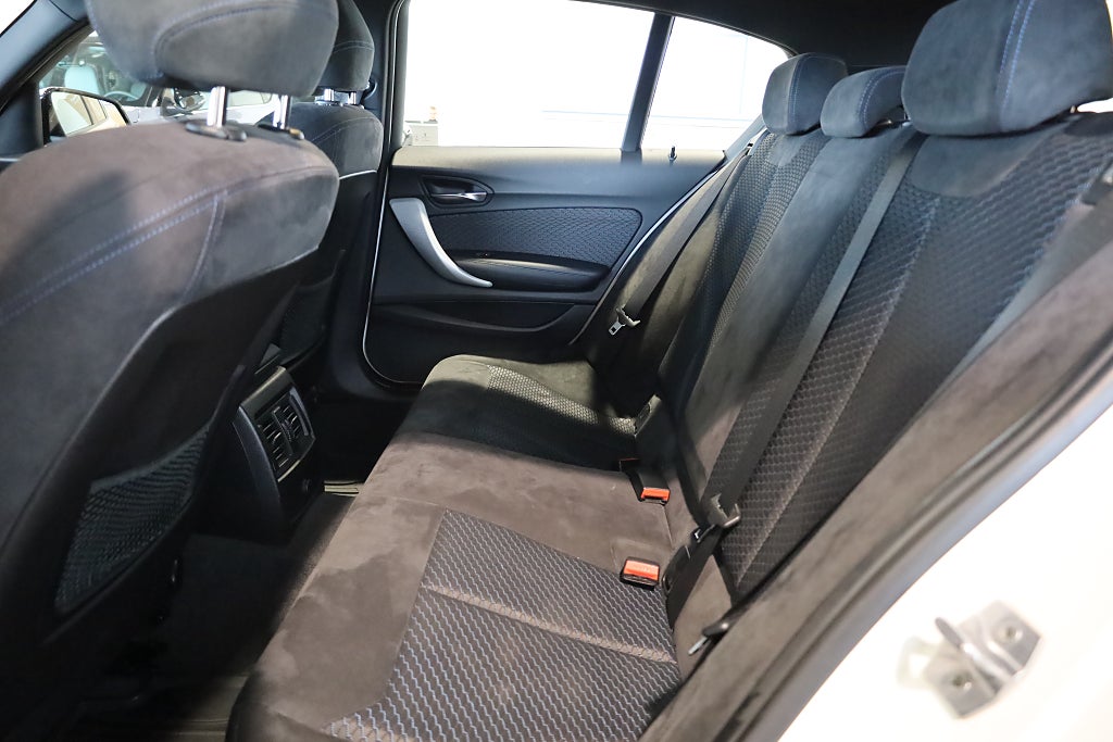 BMW 116i 5-dörrars Steptronic M Sport PDC Blåtand Connected 2015