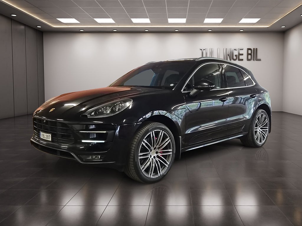 Porsche Macan Turbo PDK PASM BOSE Pano Sport Chrono Värmare Drag 21"