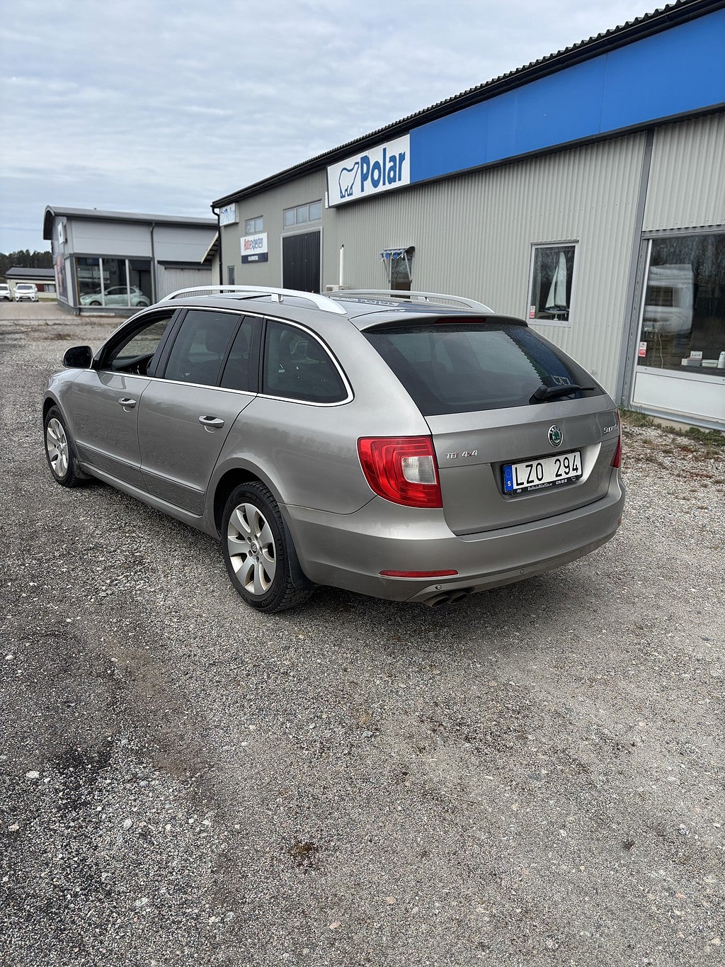 Skoda Superb 2012 - miniatyr 3