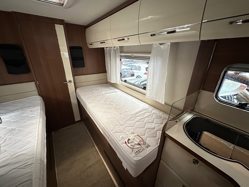 LMC T 713 Passion Alde Långbädd toa bak thumbnail