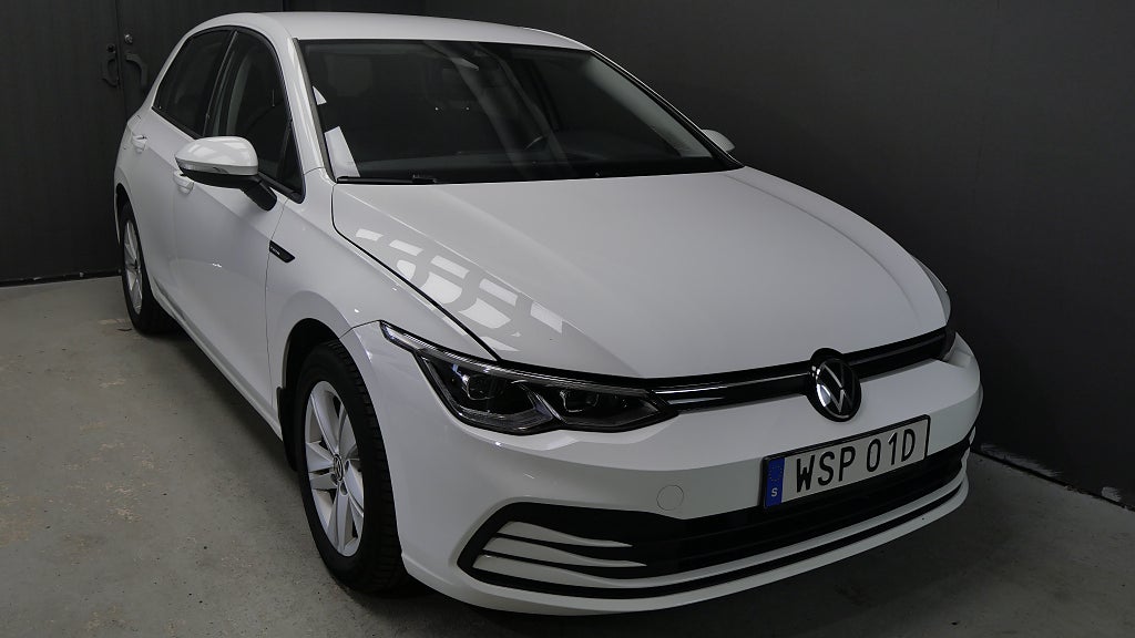 Volkswagen Golf 1.5 eTSI 1st Edition Carplay Cockpit Navi Värmare 