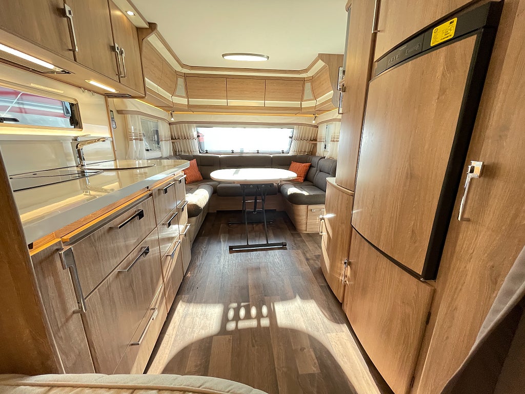 Kabe Smaragd 520 XL KS / ALDE / AC / Året runt standard / 1995kr/mån  - Kabe