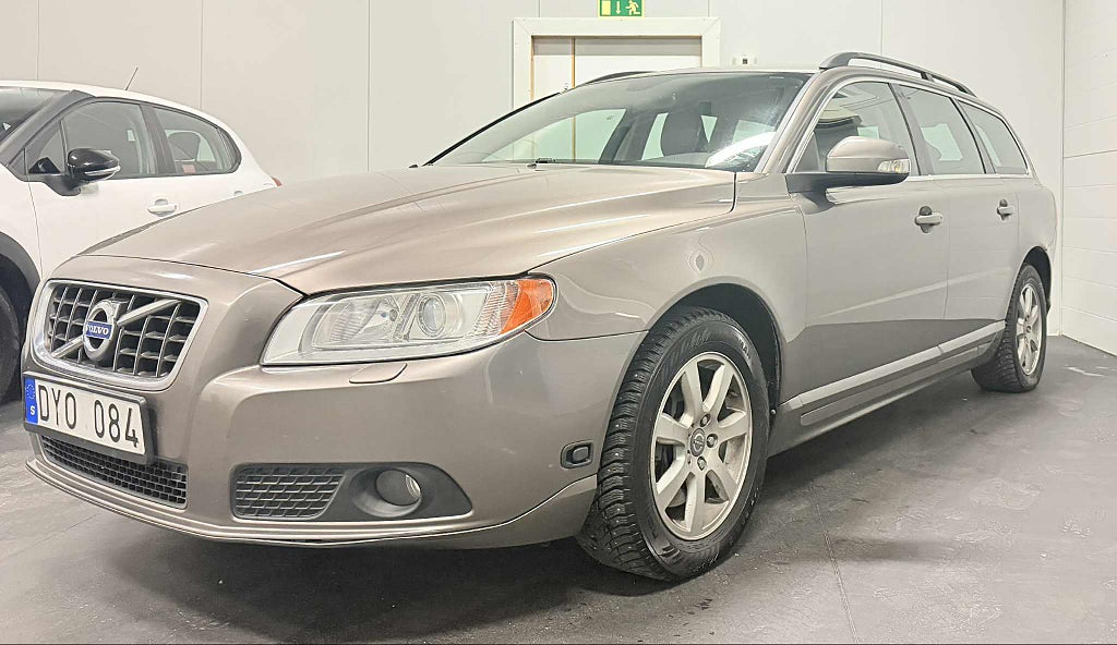 Volvo V70 2.5FT Momentum  |Nybes|Nykamrem|Fr.453 kr/mån