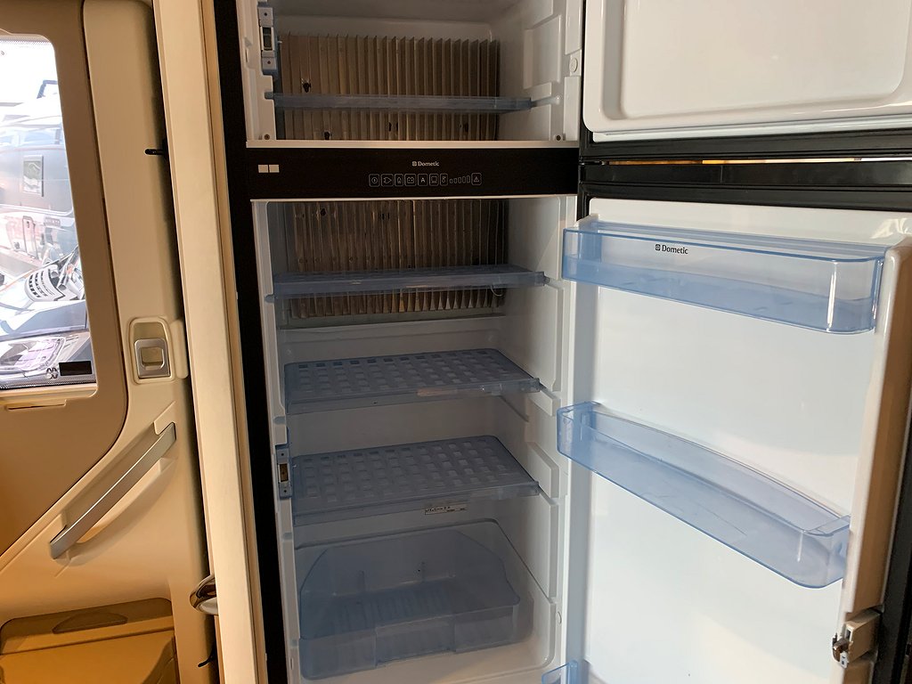 Adria Matrix Supreme 687 SLT /Automat/AC bodel/Solcell/ALDE - Adria