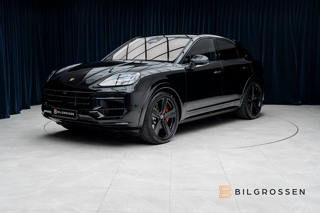 Porsche Cayenne GTS Coupé Kolfiber Burmester P-Disp Bakaxelstyrning NY