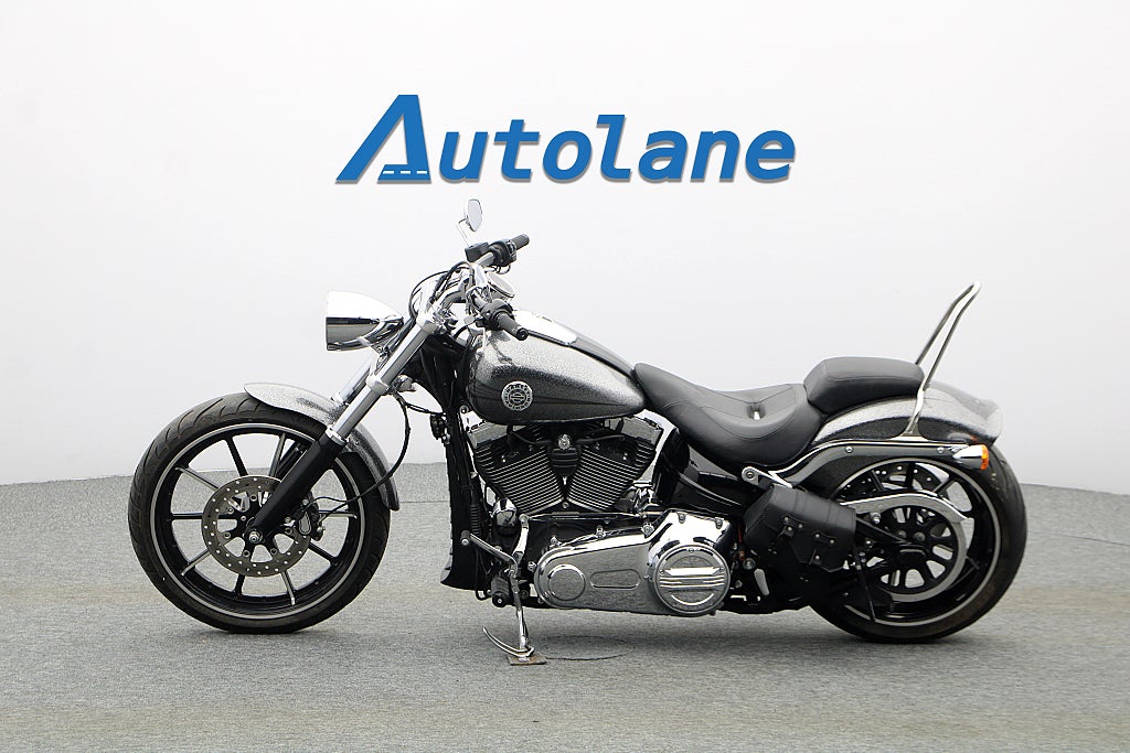 Harley-Davidson Breakout *Dr jekill & mr Hyde