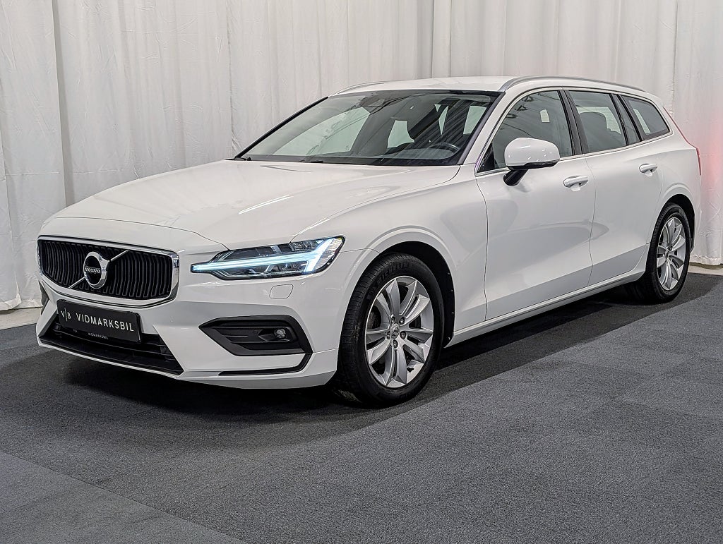 Volvo V60 B4 Geartronic Momentum|GPS|B-kam|Drag|Värmare|