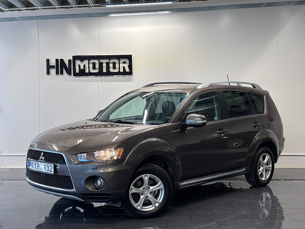Mitsubishi Outlander 2.4 Automat 4WD Comfort |NyServ|LÅGSKATT|Kamkedja|