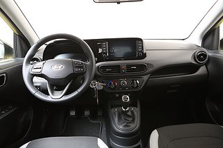 Halvkombi Hyundai i10 10 av 19