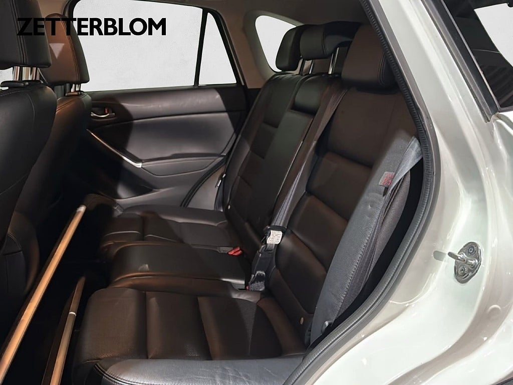 SUV Mazda CX-5 9 av 15