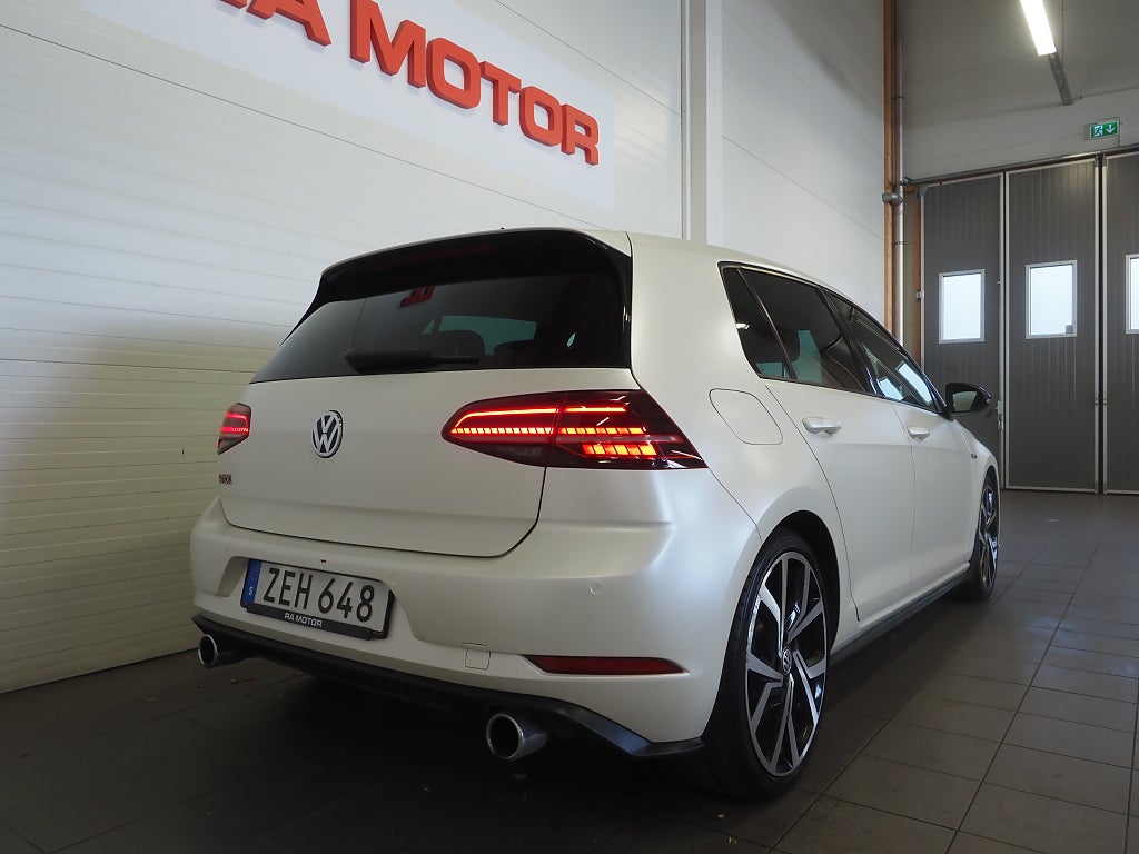 Volkswagen Golf GTI Performance 2.0 TSI 245hk Taklucka Dynaudio Cockpit 2018