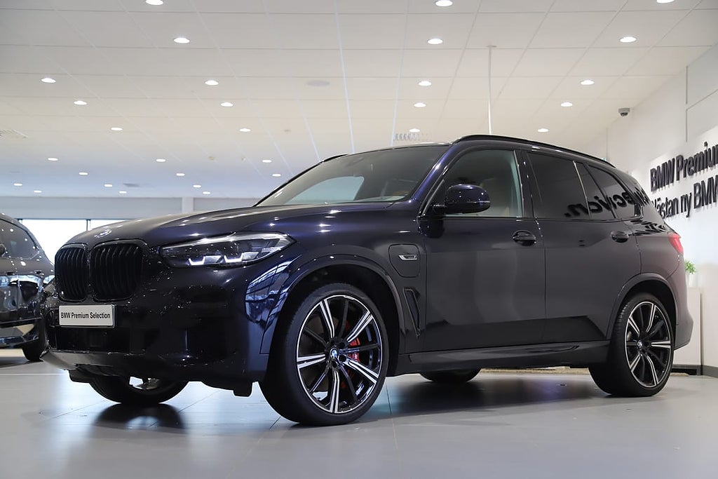 BMW X5 xDrive45e iPerformance M Sport / 22\" / Panorama