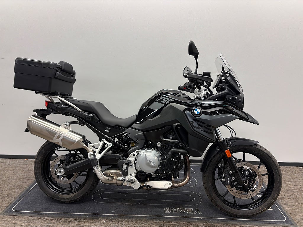 BMW F750GS Triple Black Låga mil 