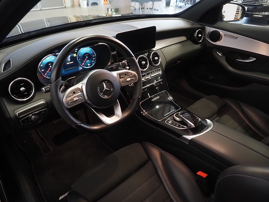 Mercedes-Benz C300 de 300 T de 9G-Tronic AMG Line, Night Edition 306hk | Drag 2021