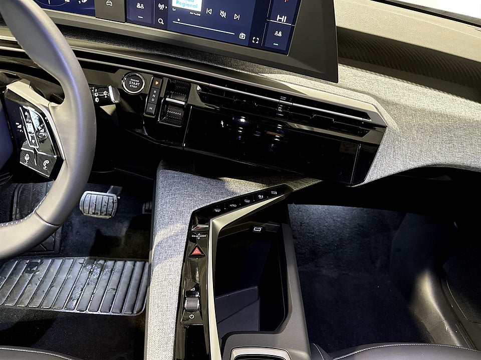 Bild på Peugeot 5008 Allure Hybrid 136hk - DEMO