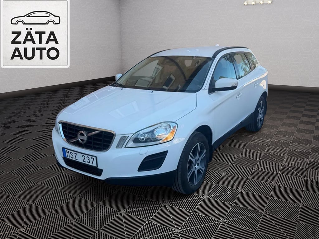 Volvo XC60 D4 Momentum Euro 5 / Skinnklädsel / City Safety 2