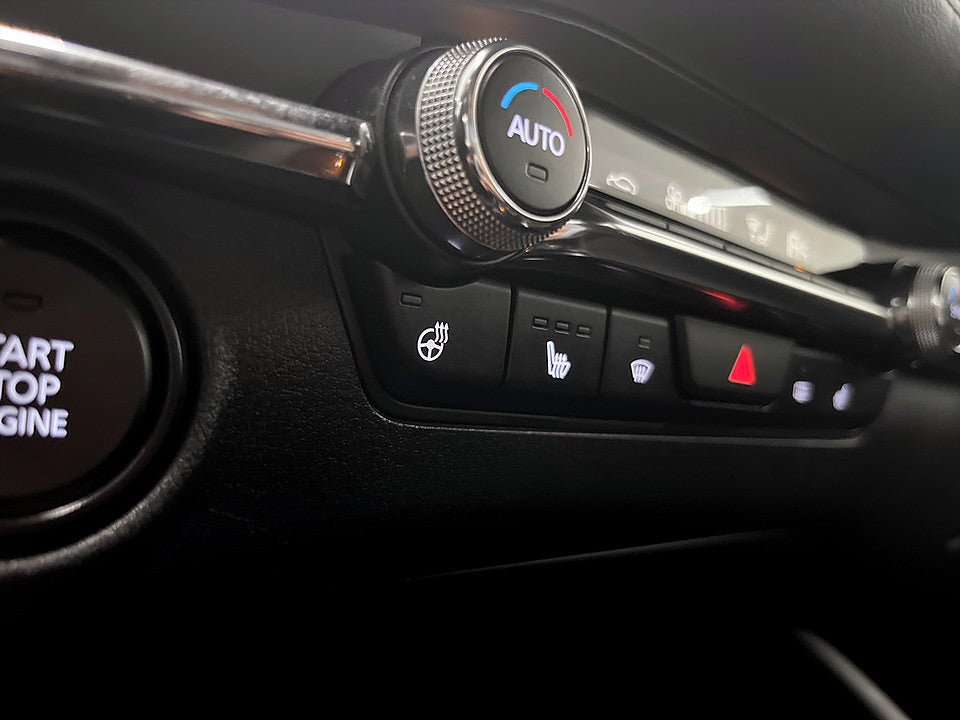 Bild på Mazda 3 Sky 2.0 SKYACTIV-G M 150hk Aut B-KAMERA CARPLAY