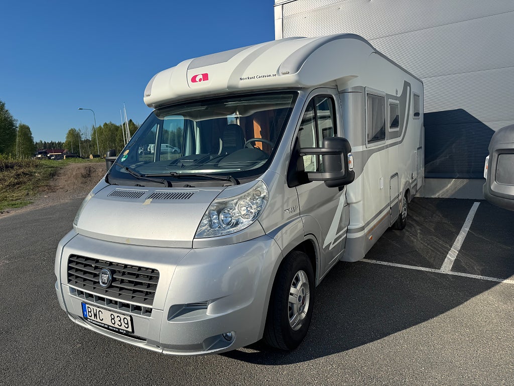 Adria Corala Silver S 690 SP 