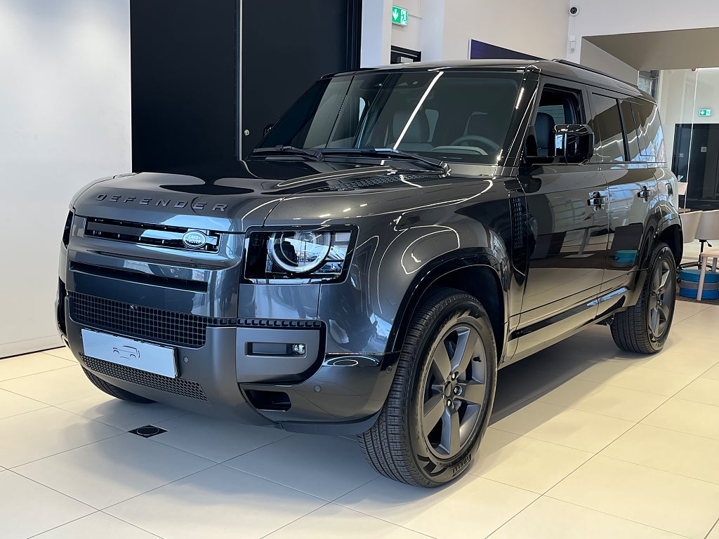 Land Rover Defender 110 P300e X-Dynamic SE 