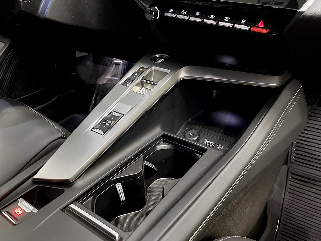 Bild på Peugeot 408 GT 1.2 PT 130hk Aut - B-KAMERA, ELSTOL