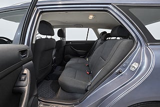 Toyota Avensis 2005 bild 25