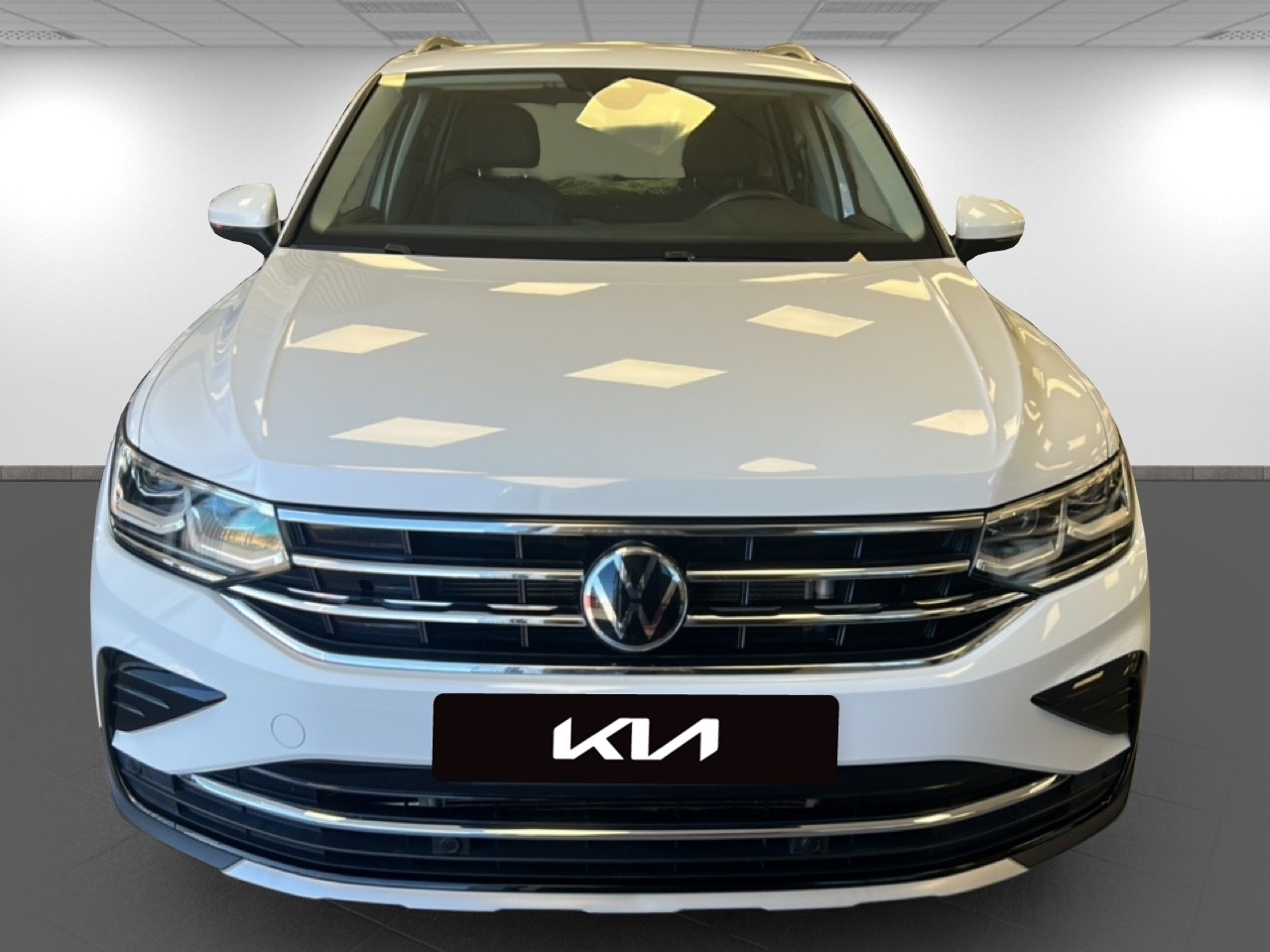 Volkswagen Tiguan 2021, bild 2/10